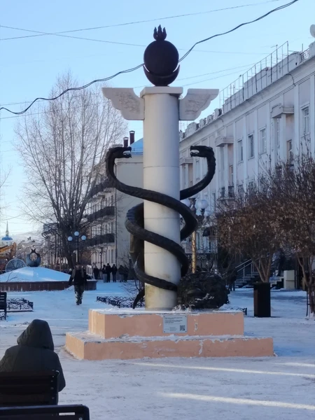 Отличный экскурсовод! Прекрасно погружает в атмосферу Улан-Удэ. Прекрасно разбирается в буддизме, истории города, истории Бурятии. Позитивный