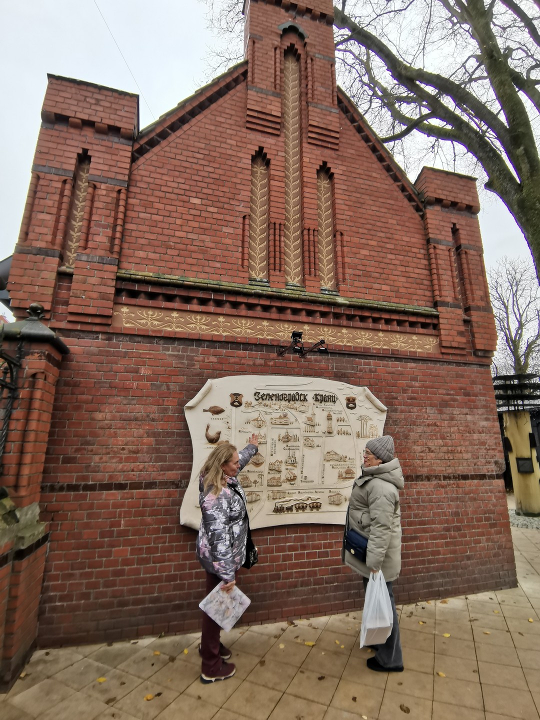 Наша индивидуальная экскурсия на автомобиле с экскурсоводом Еленой оставила самые приятные и тёплые воспоминания. Елена -