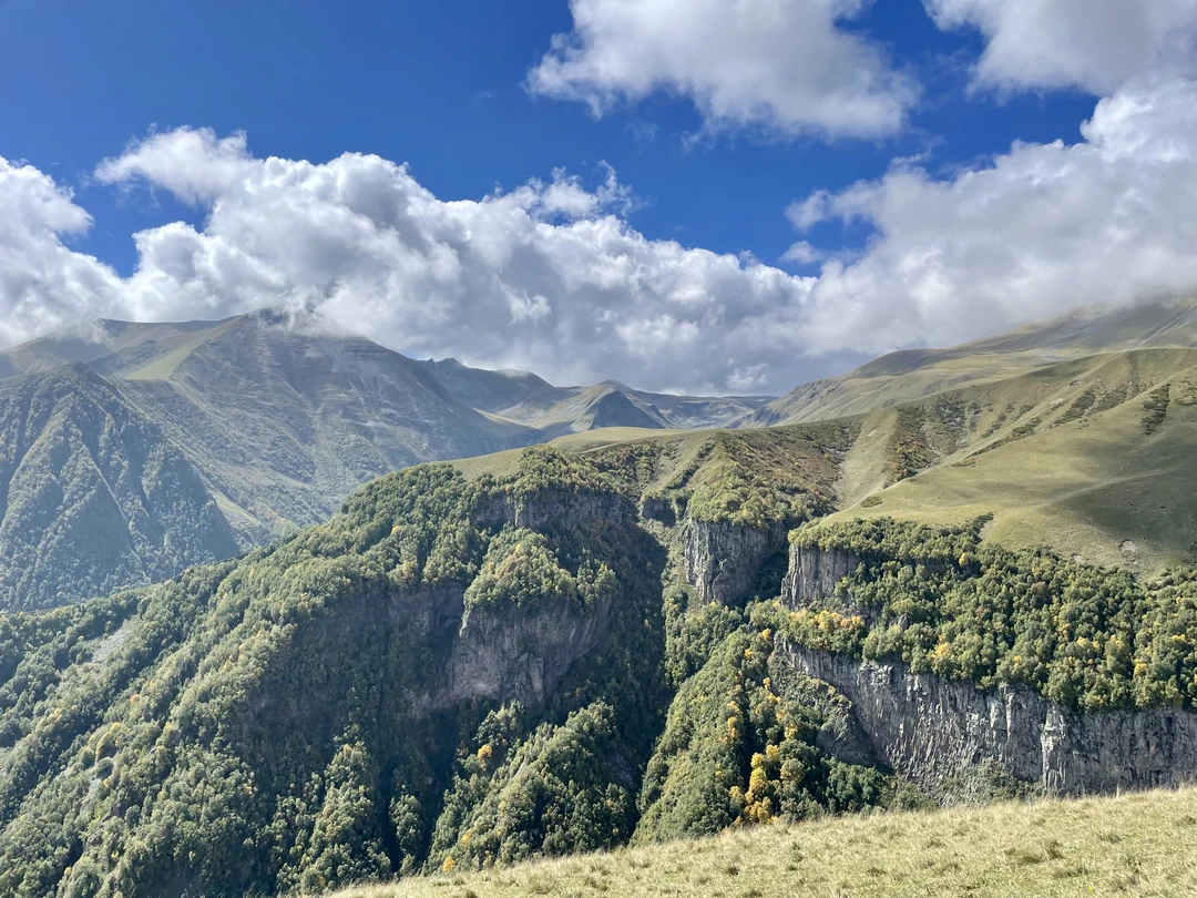 Отличная экскурсия, можно смело рекомендовать! Дмитрий и наш водитель Жак сделали день незабываемым!