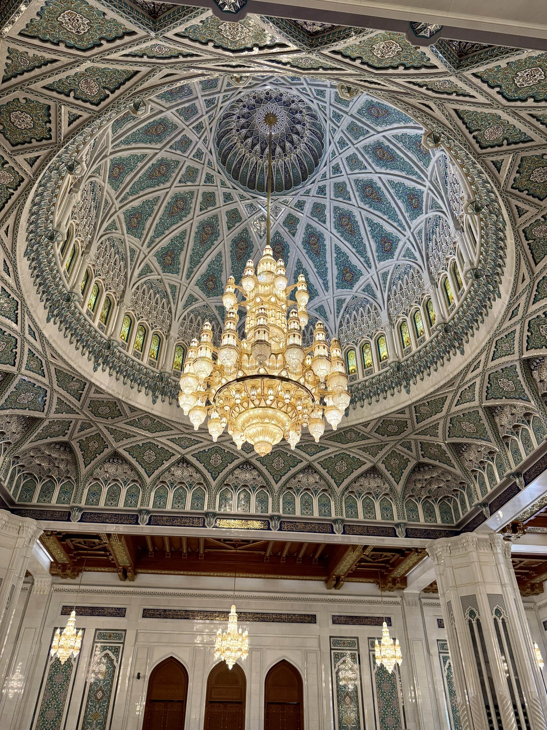 Экскурсия прошла на Ура! Огромное спасибо нашему гиду Айбару. Показал нам Маскат во всей красе, а