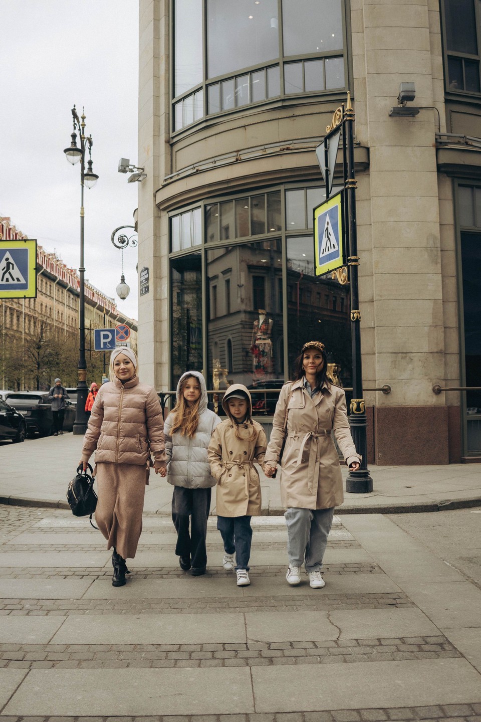 Марина просто потрясающая девушка, за час сделала много интересных фото, на следующей день прислала более 100 фото в красивой обработке!