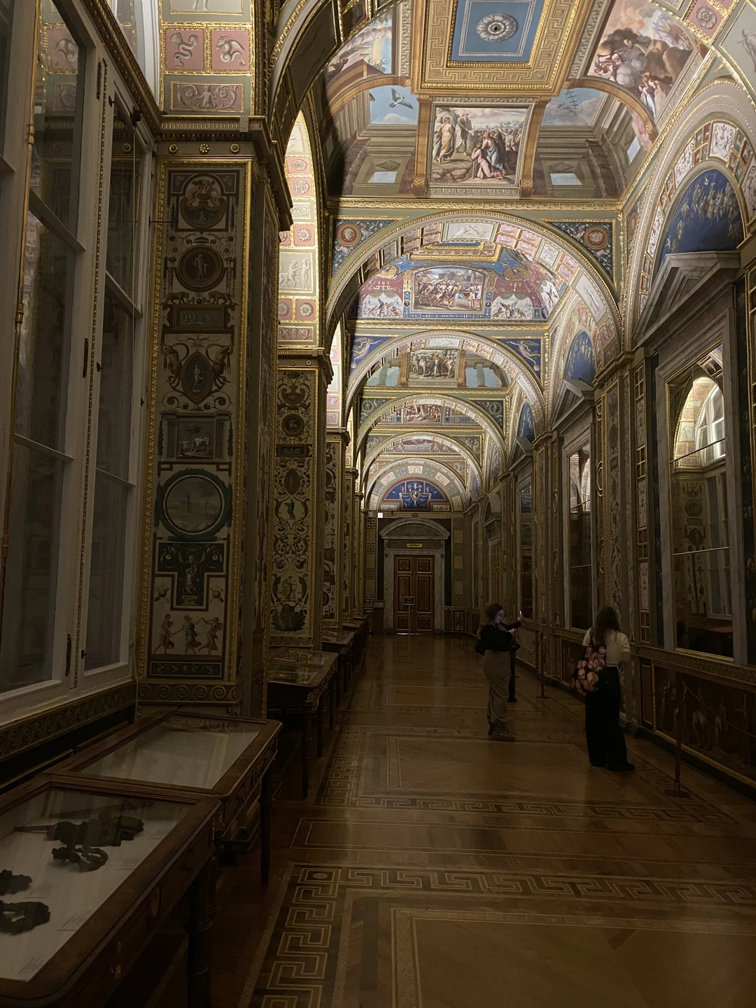 Самый лучший экскурсовод за последние годы. Хорошо даёт информацию, все понятно, про том не скучно. И