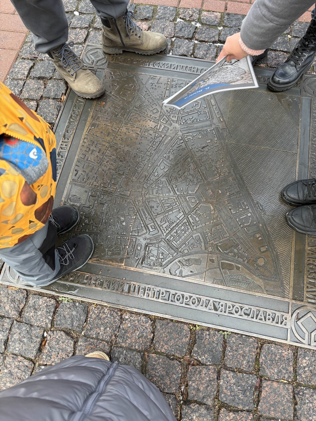 Были на экскурсии с Алёной компаний 6 человек - 5 взрослых и 1 ребёнок 7 лет