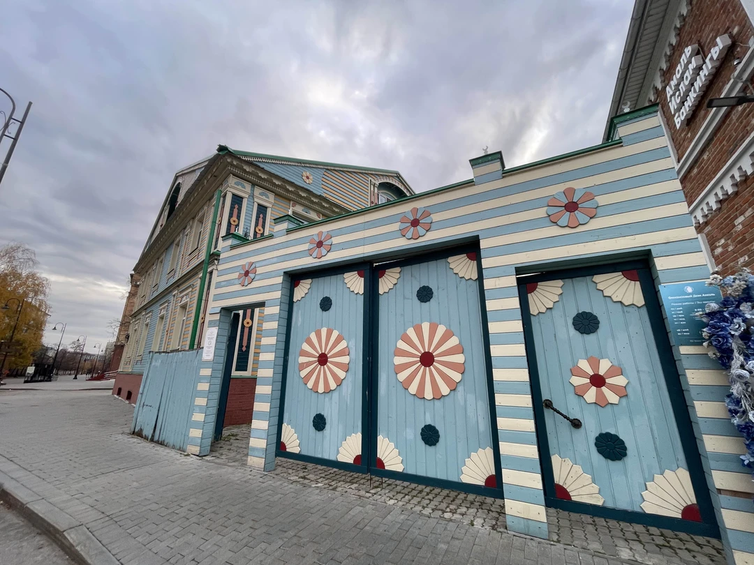 Большое спасибо за замечательную фотопрогулку с экскурсией! Очень понравилось — всё было душевно и без лишнего