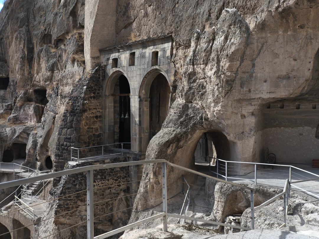 Гид Тимур красавчик, рассказал и показал всё отлично