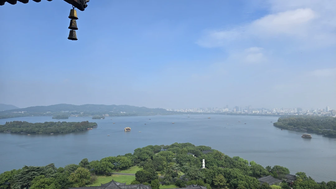 Просто незабываемые впечатления от поездки, русскоговорящего гида Аси, прекрасного нового комфортабельного автомобиля! Ханчжоу- это правда рай!