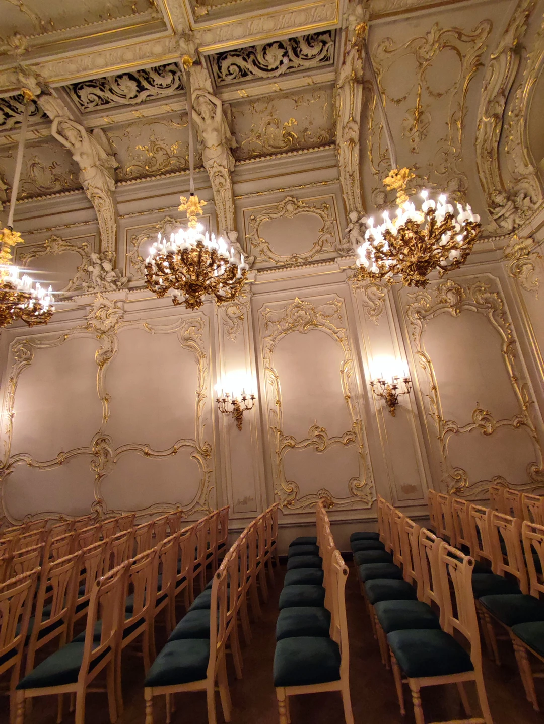 Очень понравилось. Большое спасибо работникам музея за увлекательную экскурсию, побывали в прекрасных залах - красивых, ярких