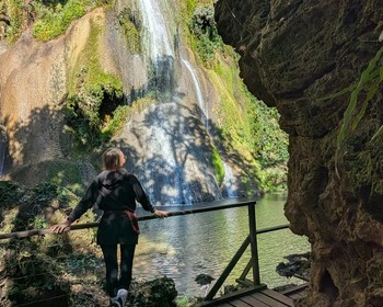 Прогулка у водопада, купание в природных бассейнах