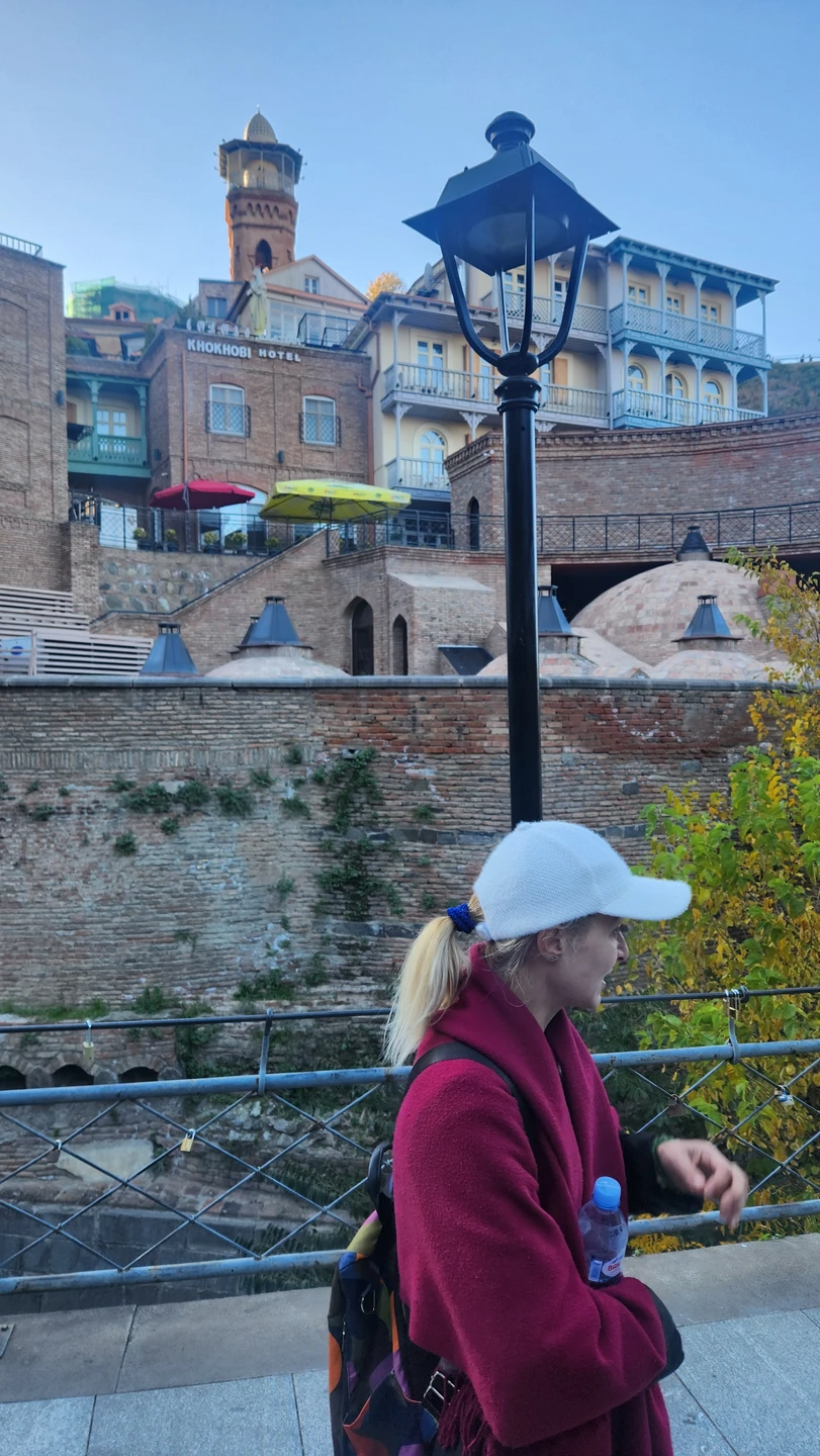 31.10.25 мы семьёй прилетели в Тбилиси. Экскурсию бронировали заранее и с выбором экскурсовод не ошиблись. Тамара