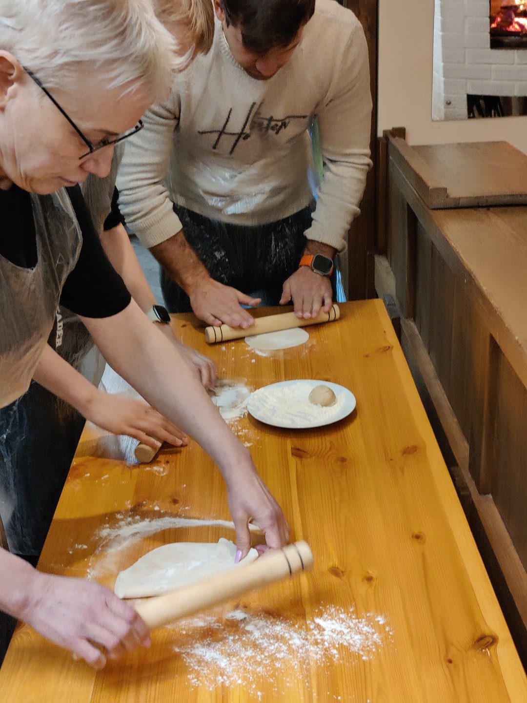 Экскурсию проводила Ирина. Очень хорошо владеет материалом. Много интересного узнали не только про Йошкар-Олу, но и