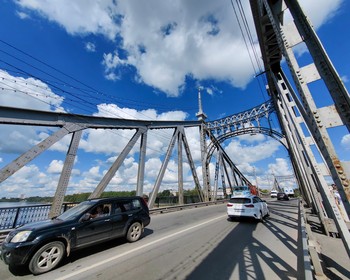 Старый город, центр и набережная, Путевой дворец