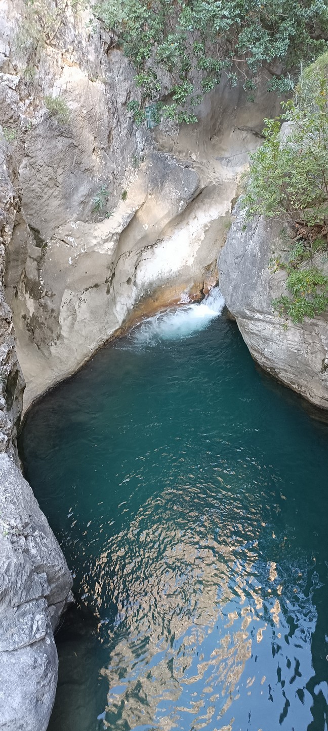 Прошло все замечательно, водитель весельчак, прокатились с ветерком👍Пещера гномов обалденная! Побывали в нескольких пещерах и они
