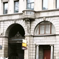 Фото отзыва 3: экскурсия "Секреты и лабиринты Петроградской стороны: дворы, парадные, легенды"