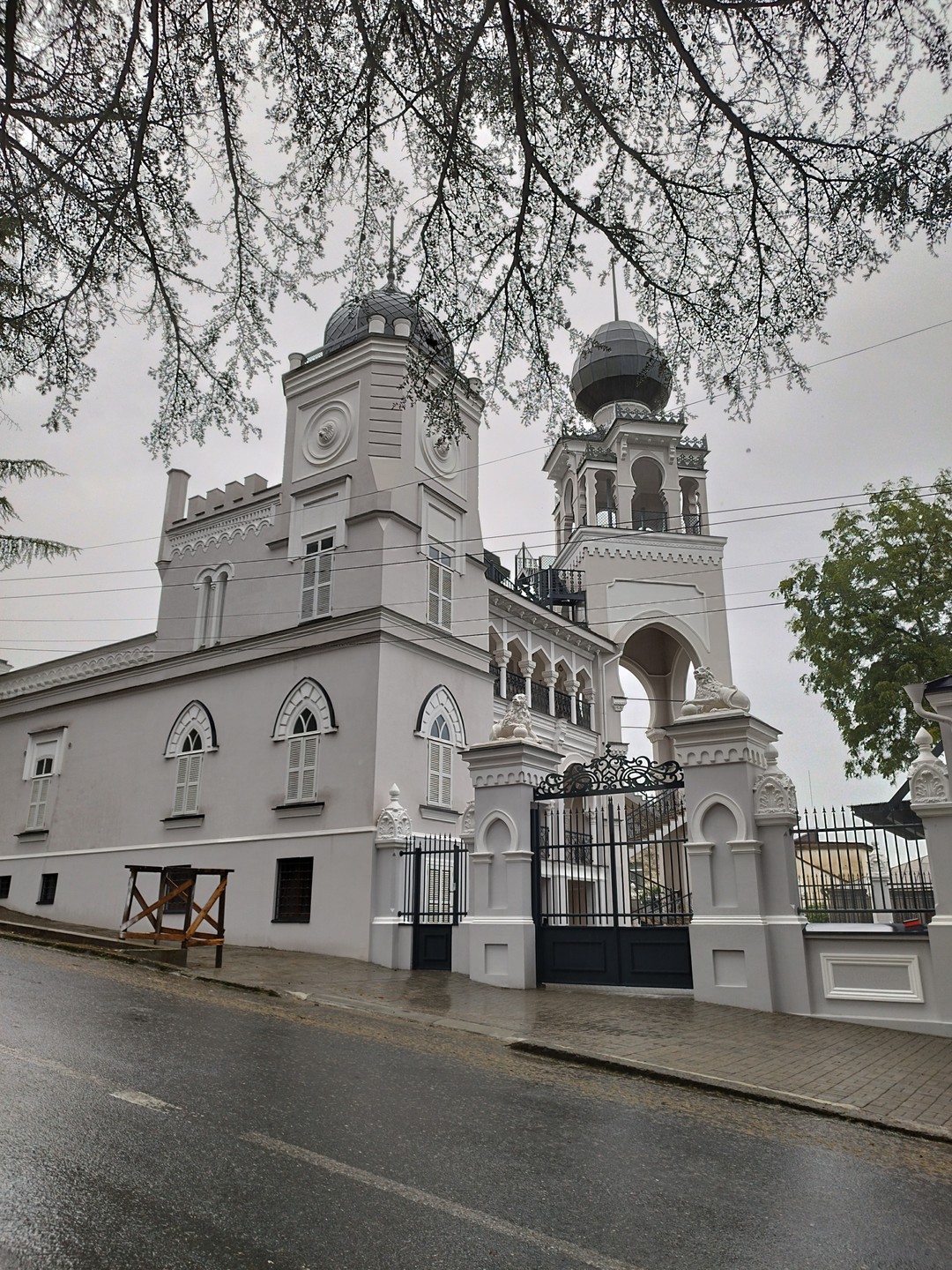 Многоликий Сухум: пешая экскурсия по городу с открытками и фото 19-20 веков (Дударева)