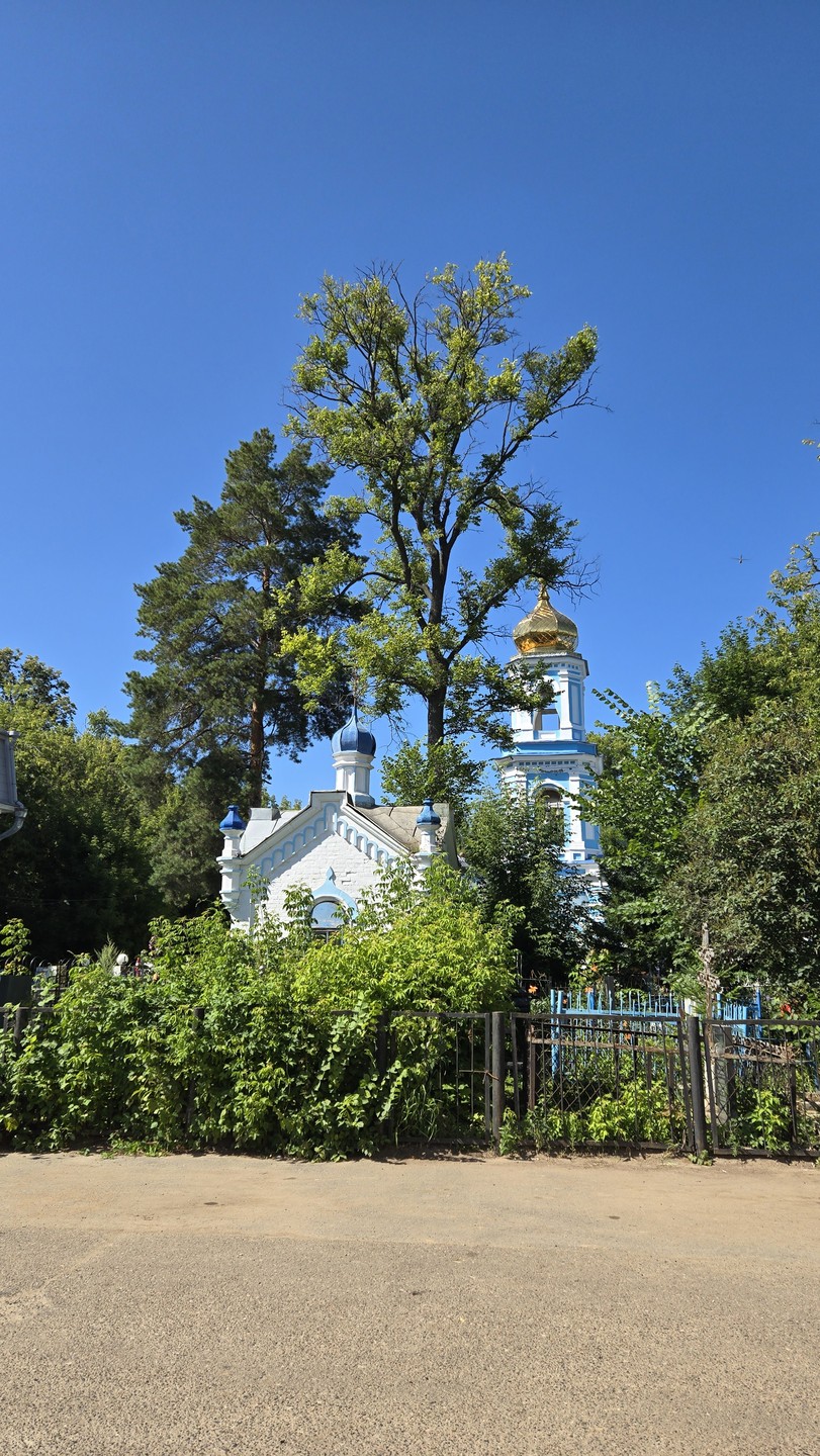 Очень советую побывать на этой экскурсии. Много узнали о знаменитых жителях Казани, ее истории. На территории