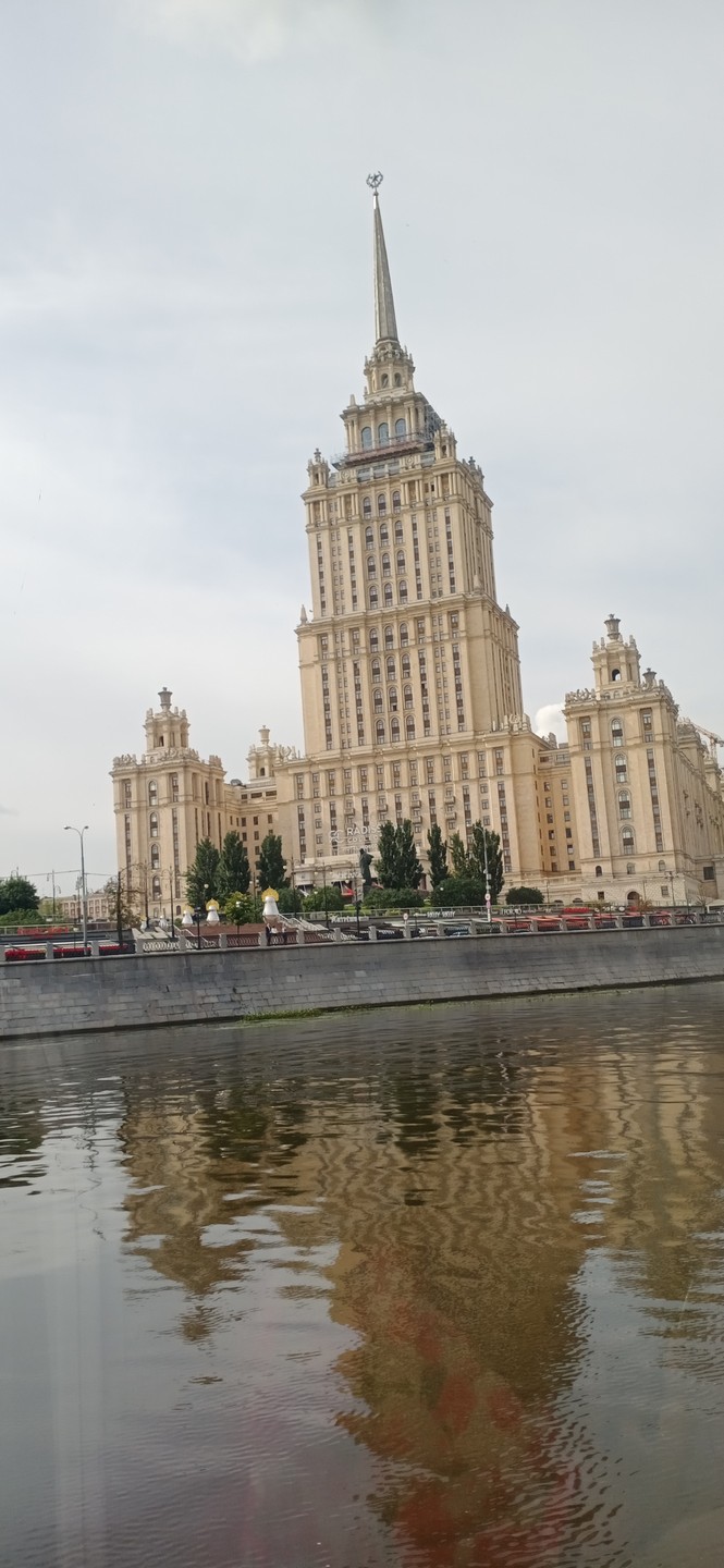 К небоскрёбам по Москве-реке - путешествие в мир облаков (Ольга)