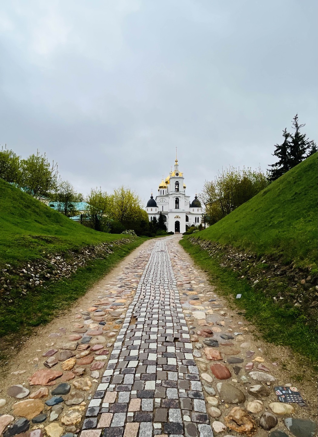Огромное спасибо гиду Александру за увлекательную экскурсию! Несмотря на непогоду, впечатления остались очень благоприятные. Александр профессионал