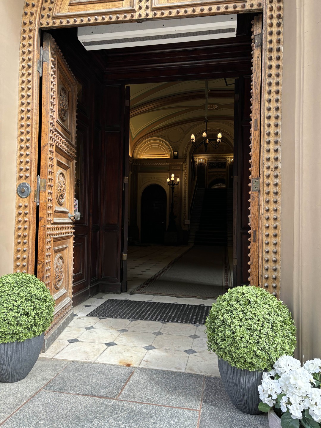 Очень замечательная получилась прогулка по старой Риге. Татьяна очень душевный и добрый человек. С первых минут встречи было это понятно)))