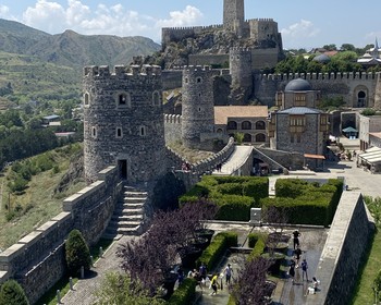 Боржоми, крепости Рабат и Хертвиси, Вардзия