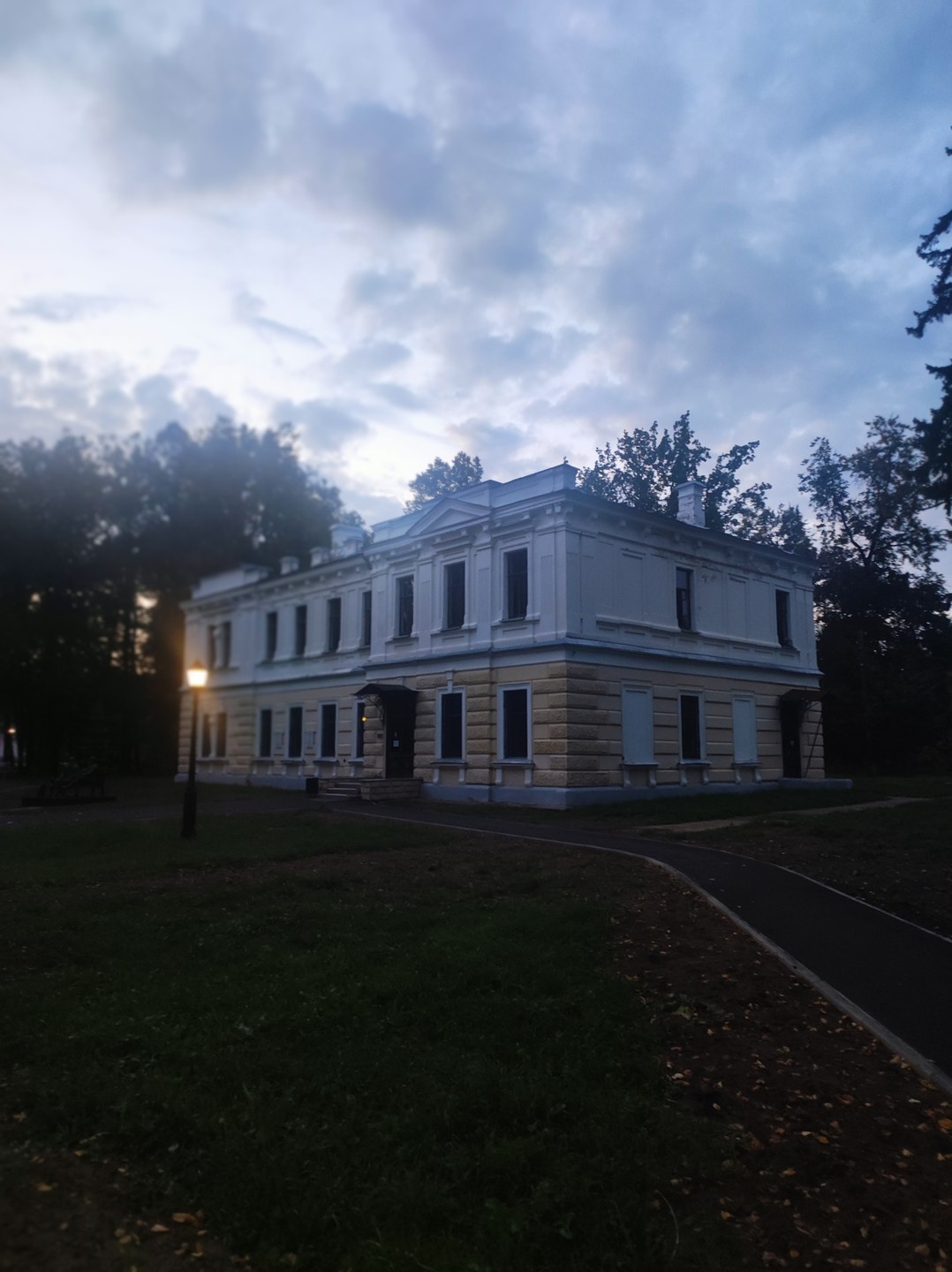 Прекрасная и познавательная экскурсия. Космосом болею лет 20, но первый раз вживую увидела звезды в телескоп. Сбылась давняя мечта!