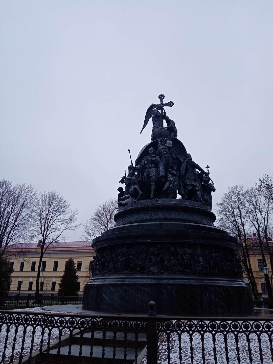 Экскурсия очень классная! Во время поездки нас сопровождала гид Юлия и на протяжении пути до Новгорода