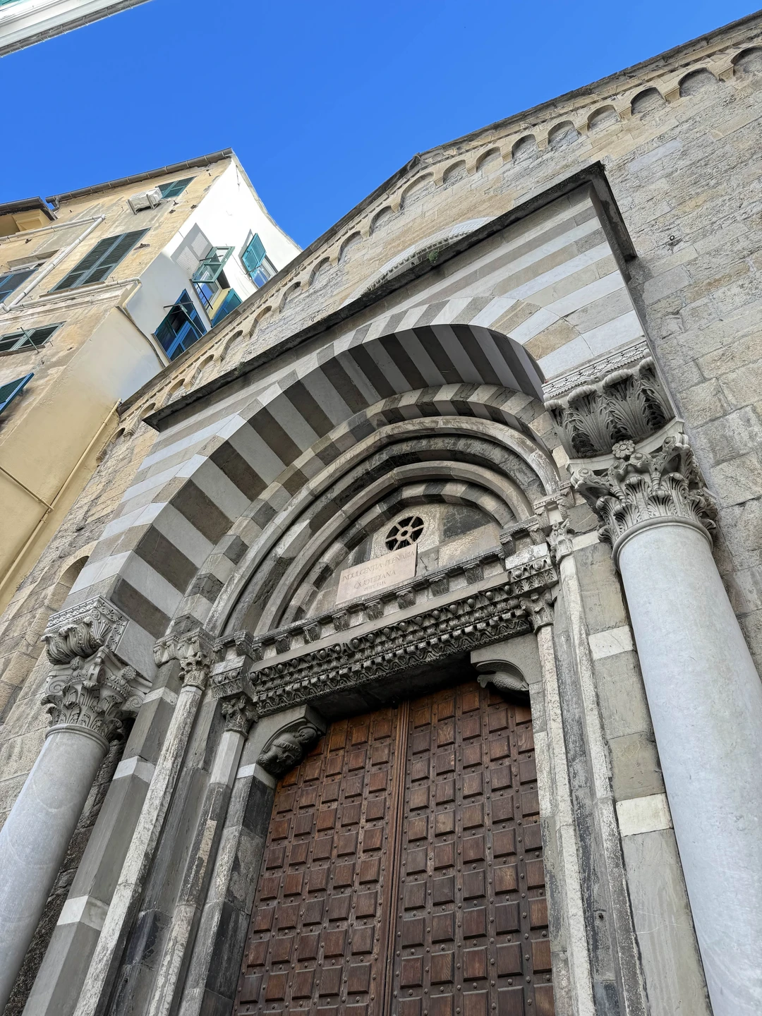 Если вы хотите увидеть и услышать о городе лучшего гида представить трудно. Интересные и захватывающие рассказы