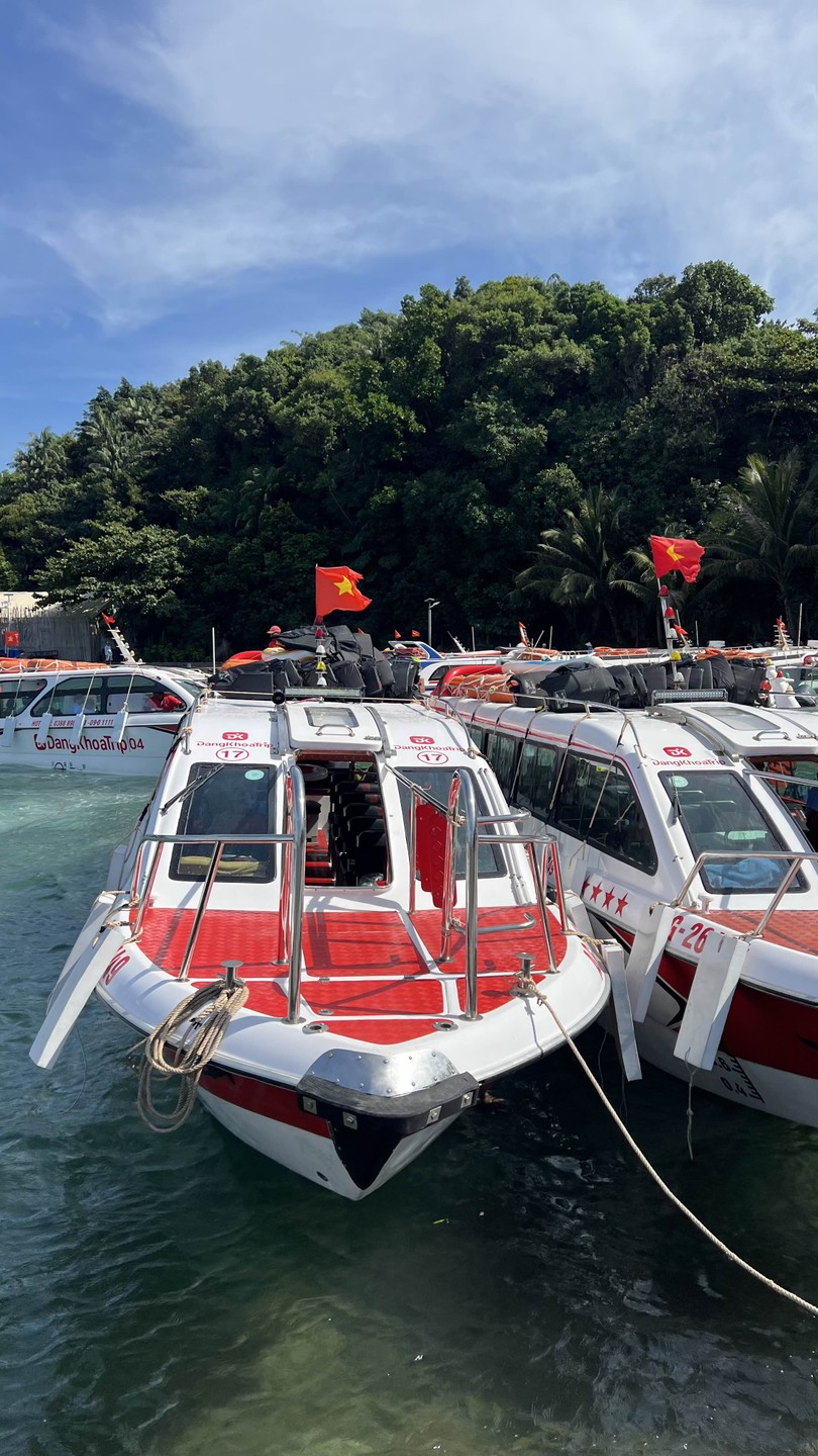 Морская прогулка - всегда отличная история, особенно если отправиться в путешествие небольшой компанией на своем транспорте