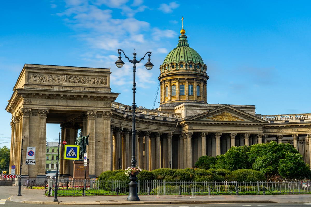 Фото 1 - Экскурсия: "Первое знакомство с Петербургом"
