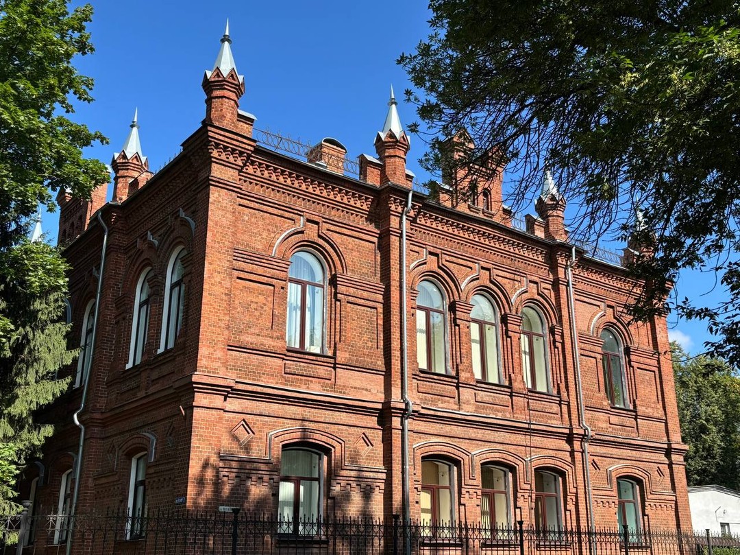 Это была замечательная неспешная прогулка по центральной части Иваново. Мария - отличный рассказчик, показала нам любопытные