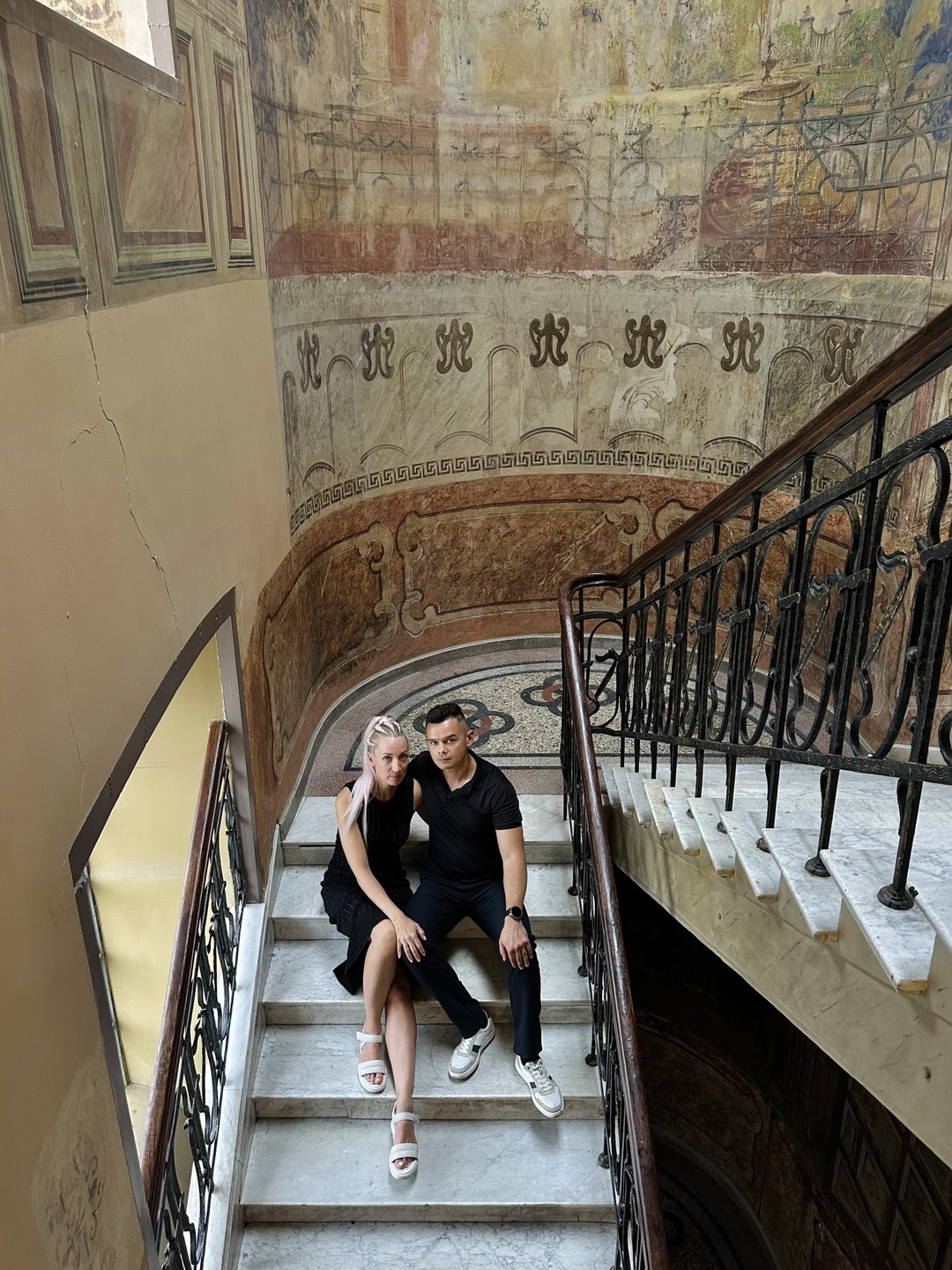 Фотопрогулка по скрытым уголкам Тбилиси (Нина)