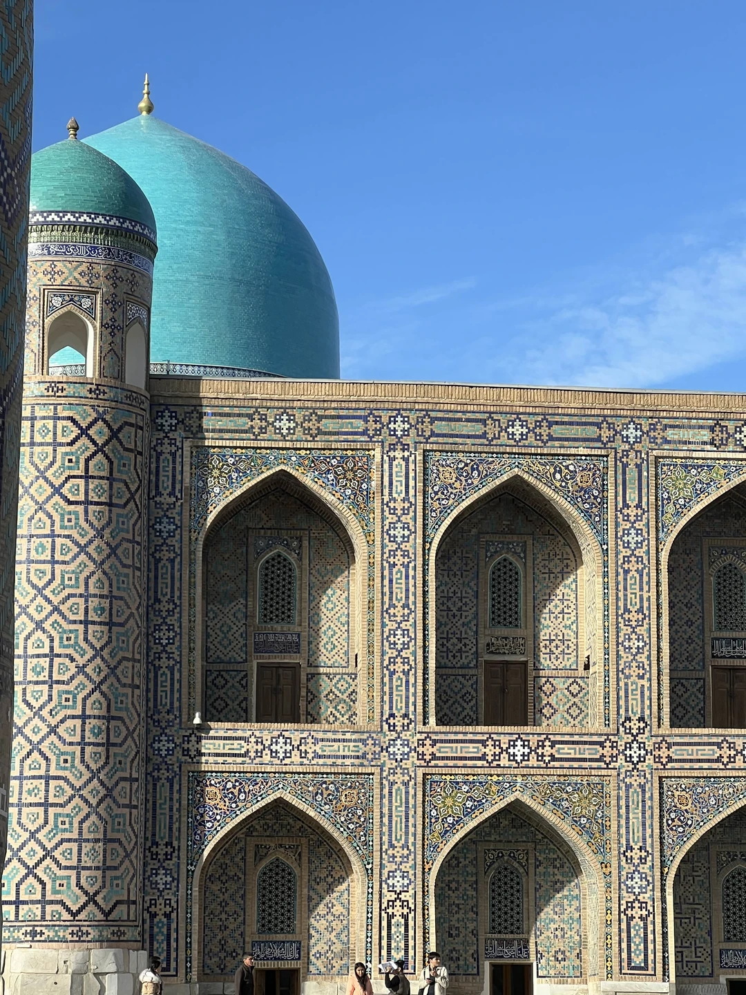 Сегодня была на чудесной экскурсии по Самарканду, город истории и бирюзового цвета. Экскурсия очень понравилась: как