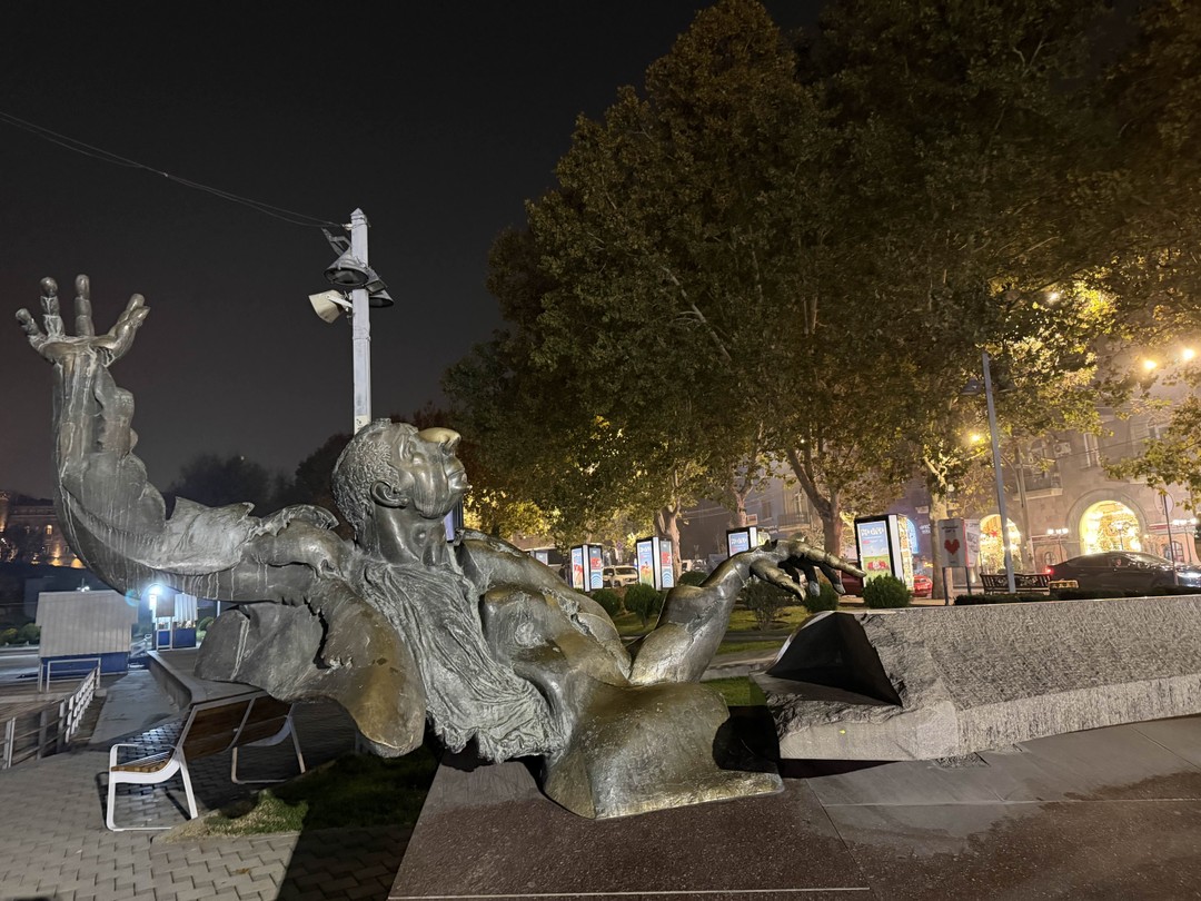 Мы впервые приехали в Ереван и Армению, и экскурсия с Эдмоном стала лучшим началом нашего знакомства