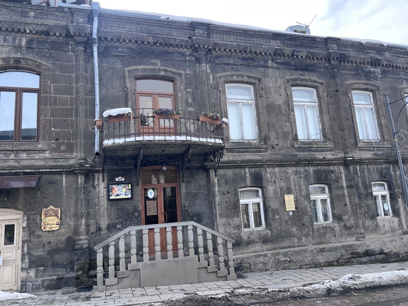 Экскурсия понравилась, обошли все знаковые и заявленные достопримечательности Гюмри! Спасибо за юморную подачу) Рекомендуем 100%!