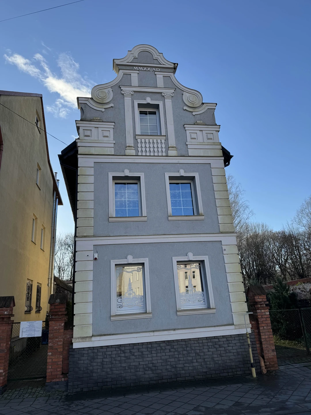 Роман - очень хороший экскурсовод. Отвечал буквально на все вопросы и по-новому открыл для меня родной край