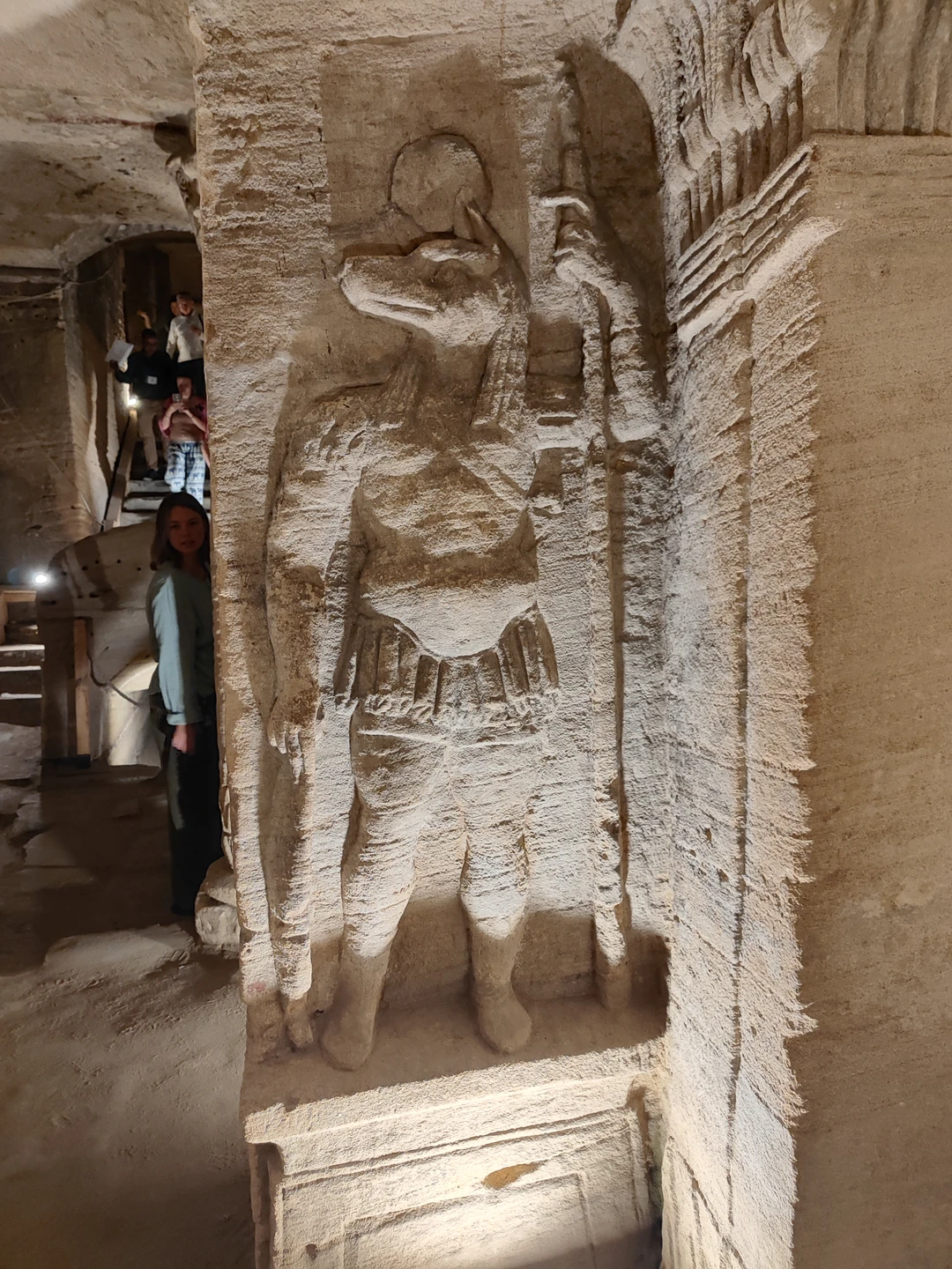 Брали экскурсию по Александрии на 2 взрослых и ребенка 6 лет. Ахмед откликнулся один из первых