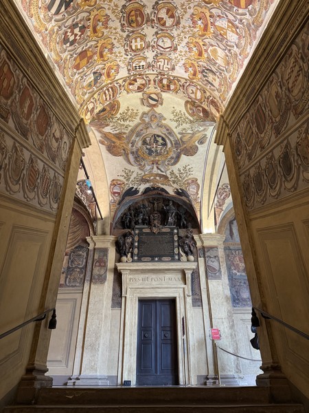 Проездом заскочили в Болонью на 1 день. Очень хотелось познакомиться с историей города, посетить самые значимые