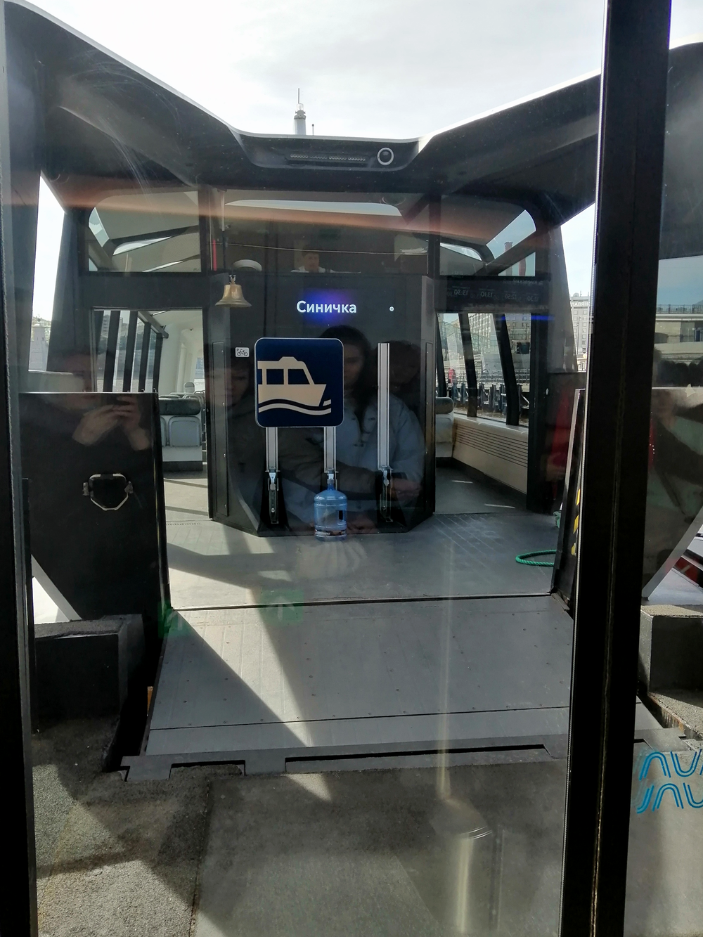 На речном трамвайчике от Киевского вокзала до парка «Фили» (9/12)