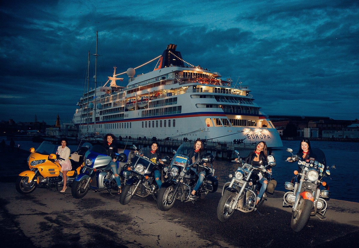 Ночная мотопрогулка «Ленинградское время — 0 часов, 0 минут» (4/9)