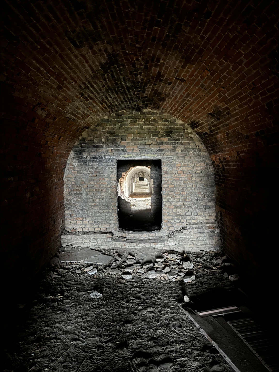 Экскурсия по нетуристической Брестской крепости (Анна)