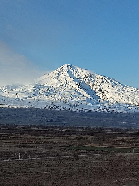 Экскурсия очень понравилась. Гид Арам прекрасно всё рассказывал, отличная организация, локации - великолепные! Маршрут хоть и