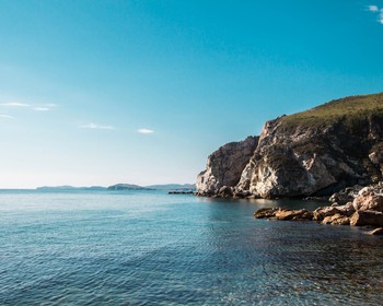 О. Рейнеке - о. Путятина - кекуры Пять пальцев - о. Аскольд