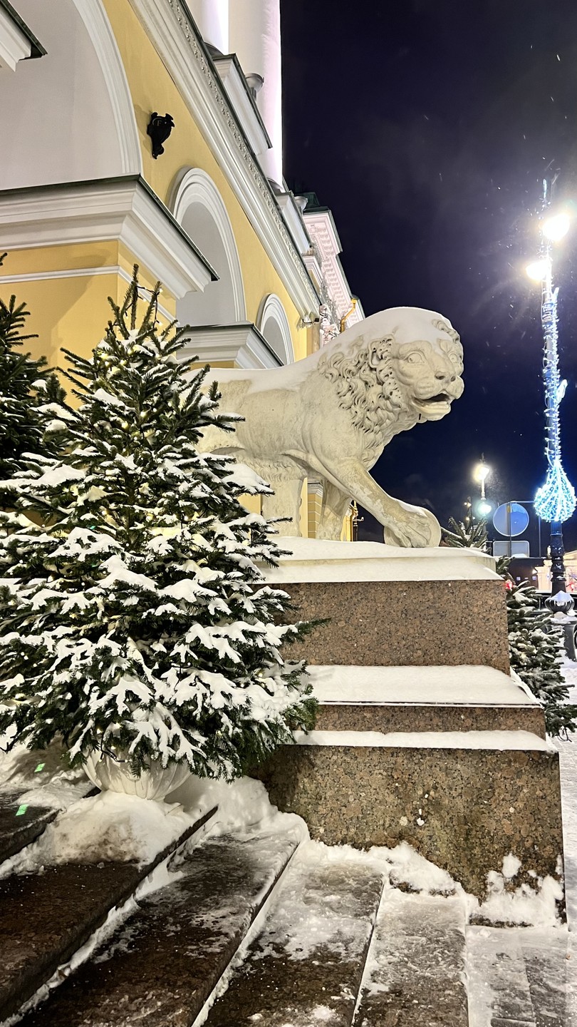 Львы Петербурга: новые приключения итальянцев в России (Светлана)