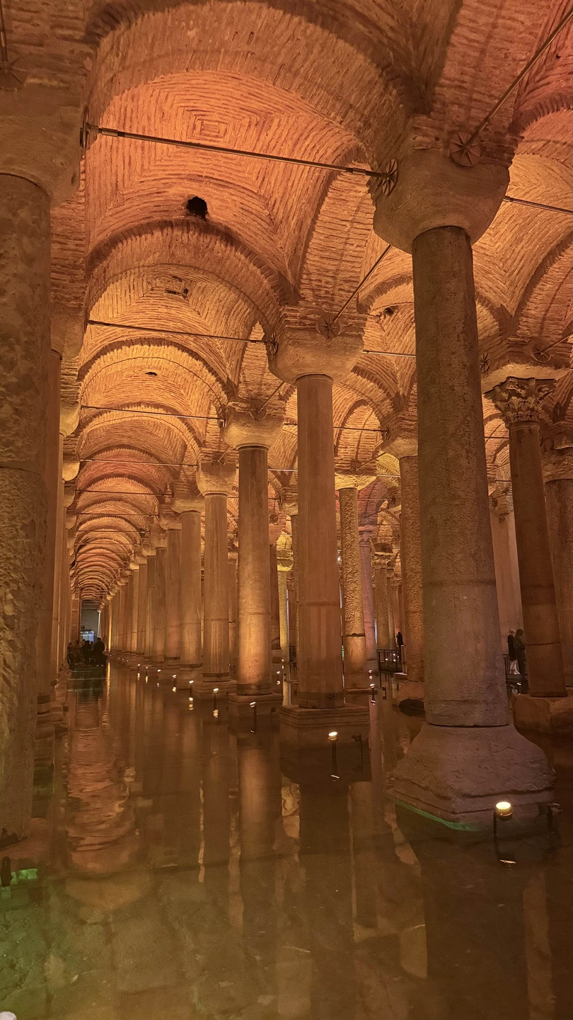 Что могу сказать, нам повезло с гидом!!! Сунай лучший гид Стамбула, знания русского языка нас восхитило