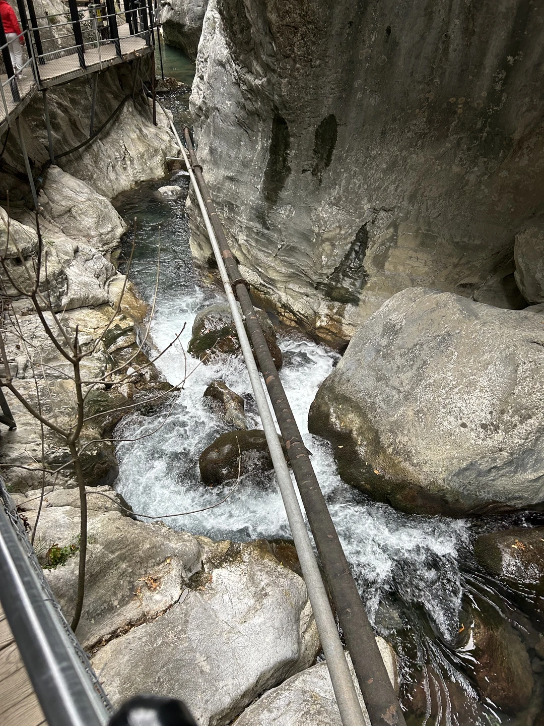 Гида нет, только водитель.