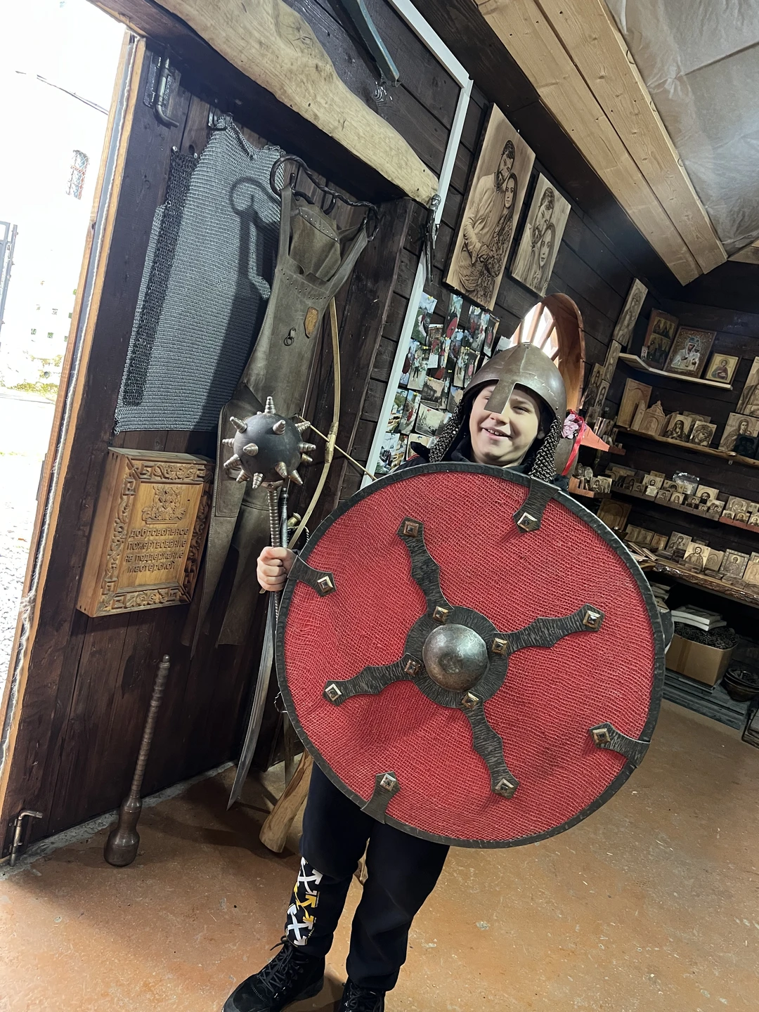 Потрясающий гид,сегодня поситили экскурсию под названием «В гости к Илье Муромцу»,нам безумно понравилось как провела нам