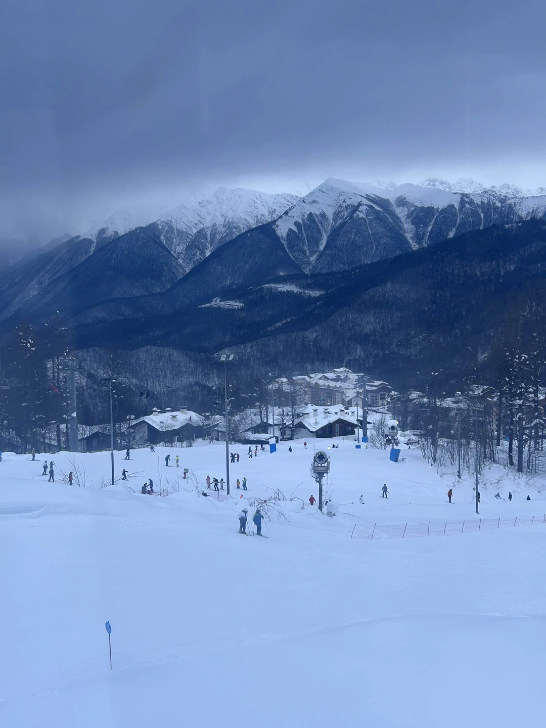 Благодарны за пунктуальность, внимание к туристам. Отдельное спасибо водителю автобуса за осторожное вождение