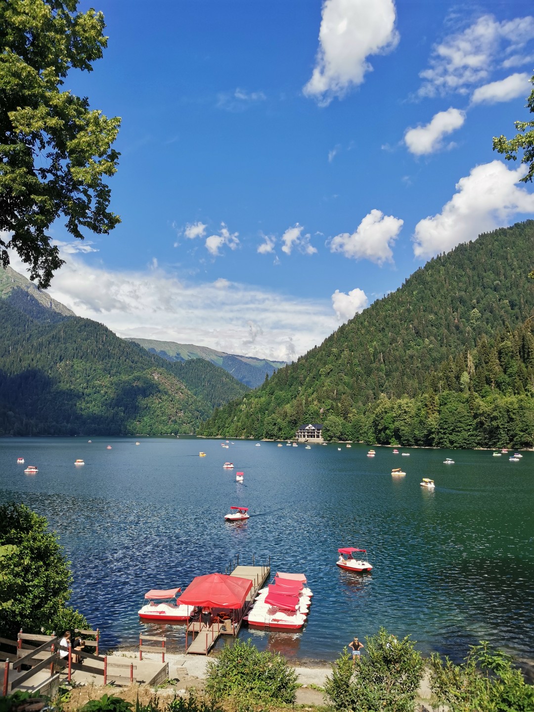 Путешествие для нас с детьми проводил гид Гудиса