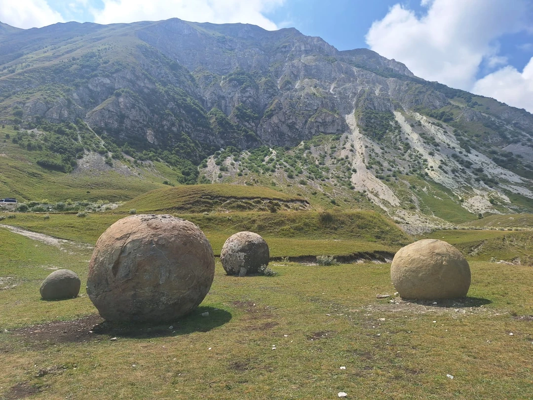 Озеро Кезеной-Ам и аул Ботлих за 1 день (Раиса)