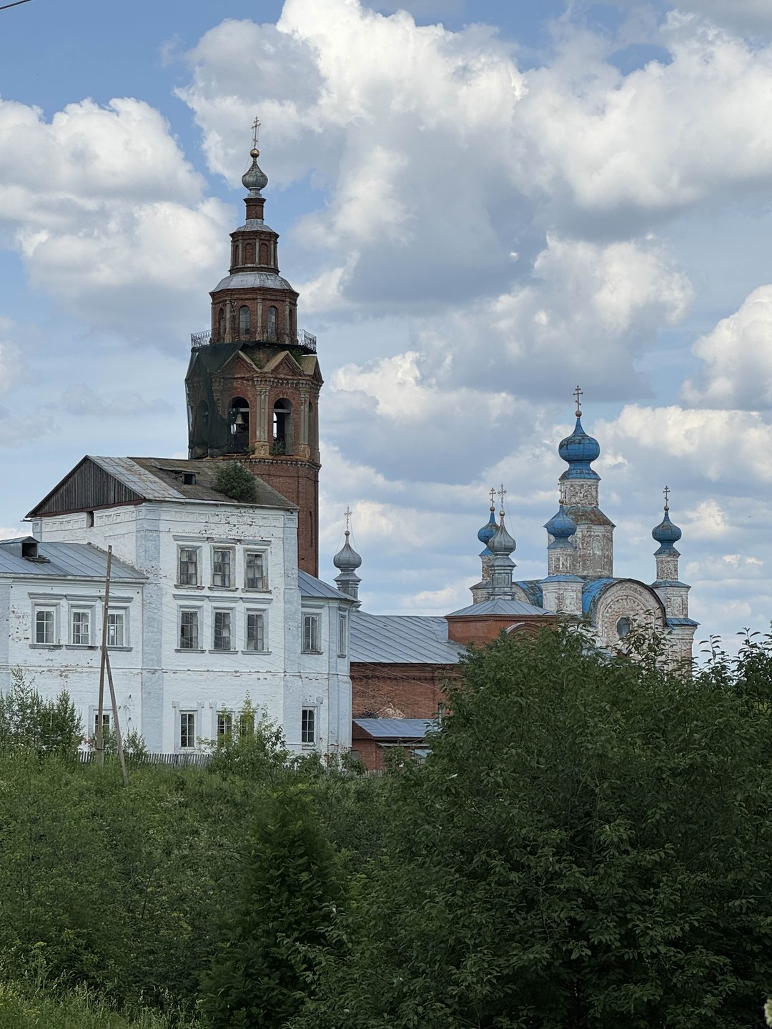 Потрясающая Чердынь: пейзажи, виды, улочки, домики, монастыри, кухня, история, музей…