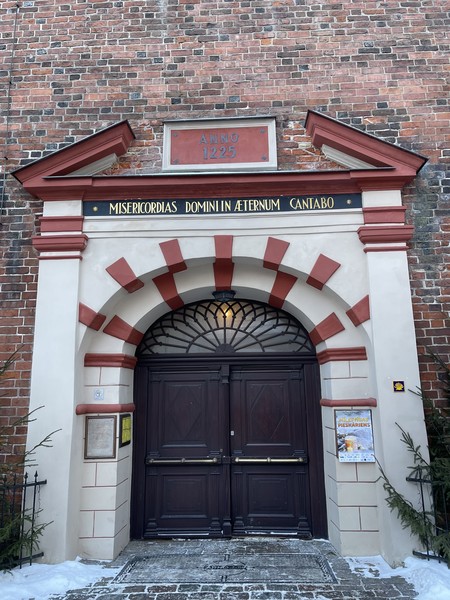 Александра потрясающий экскурсовод, один из лучших экскурсоводов к кому я обращался (экскурсии заказываем постоянно). Экскурсия была